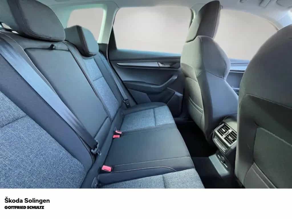 Skoda Karoq 2.0 TDI 4x4 Clever DSG   AHK   Standheizun 01/2022-photo-6