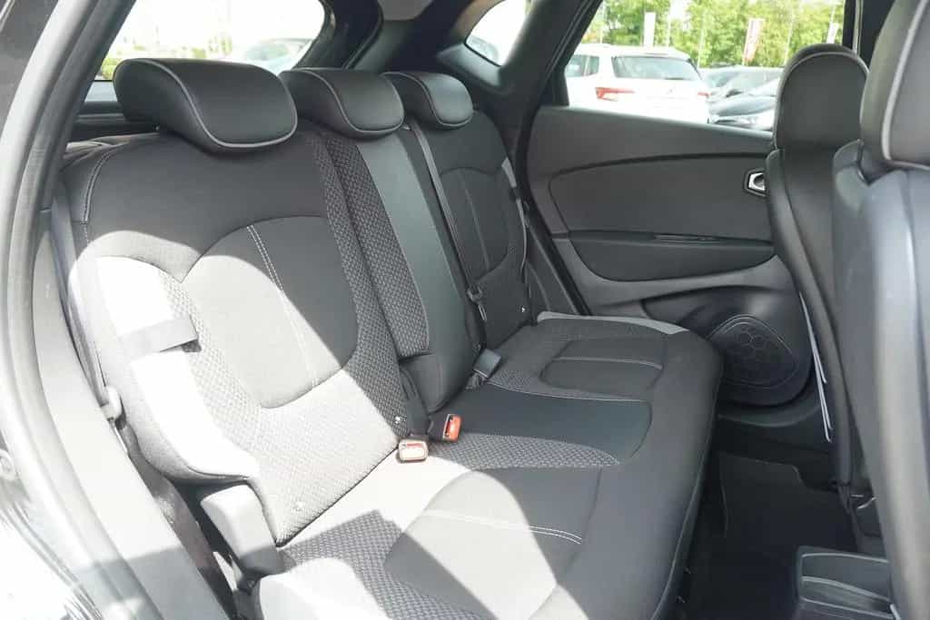Renault Captur 1.3 TCE BOSE Edition LED Navi PDC Kamera 08/2019-photo-11