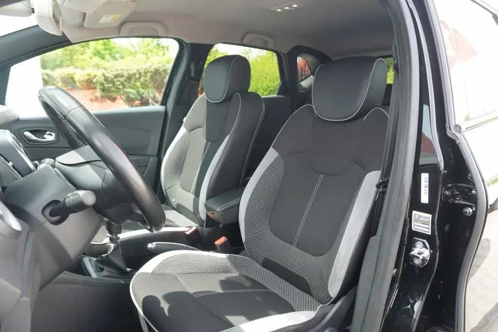 Renault Captur 1.3 TCE BOSE Edition LED Navi PDC Kamera 08/2019-photo-16