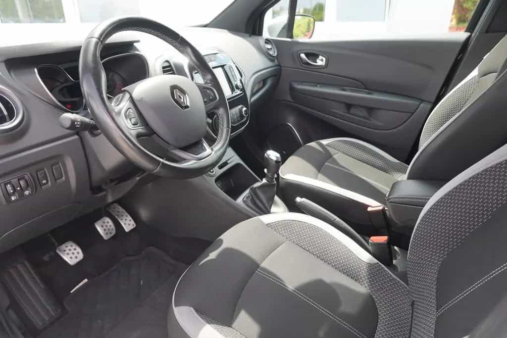 Renault Captur 1.3 TCE BOSE Edition LED Navi PDC Kamera 08/2019-photo-17
