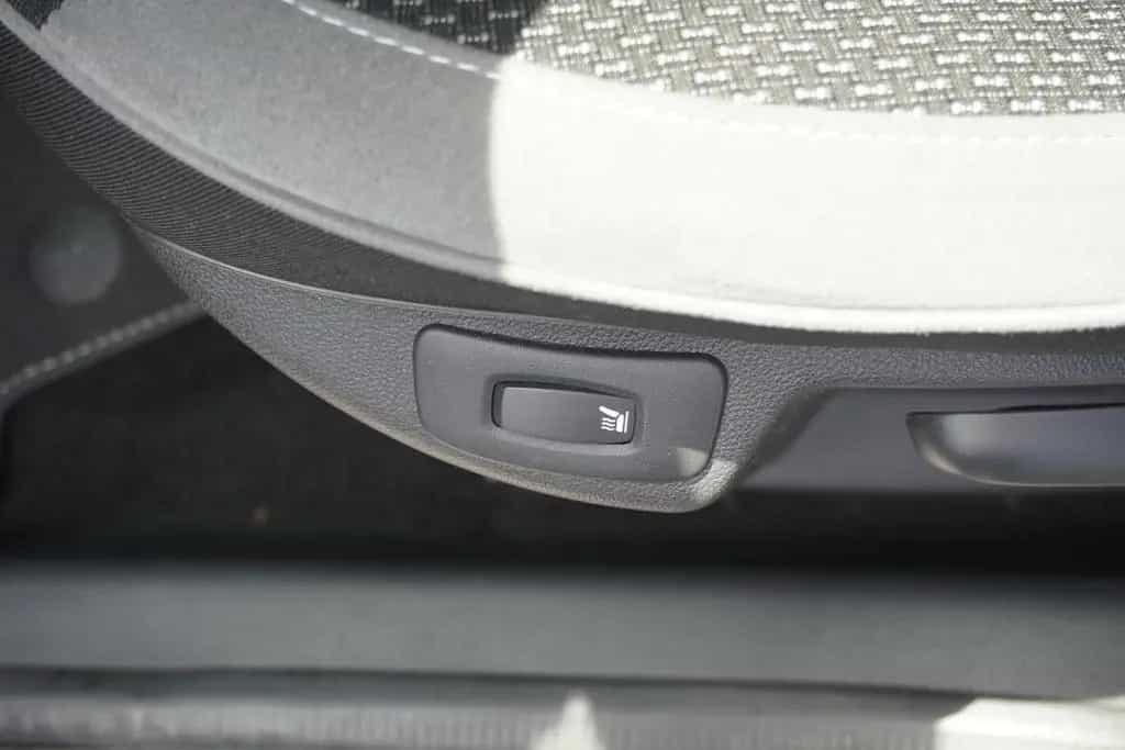 Renault Captur 1.3 TCE BOSE Edition LED Navi PDC Kamera 08/2019-photo-19