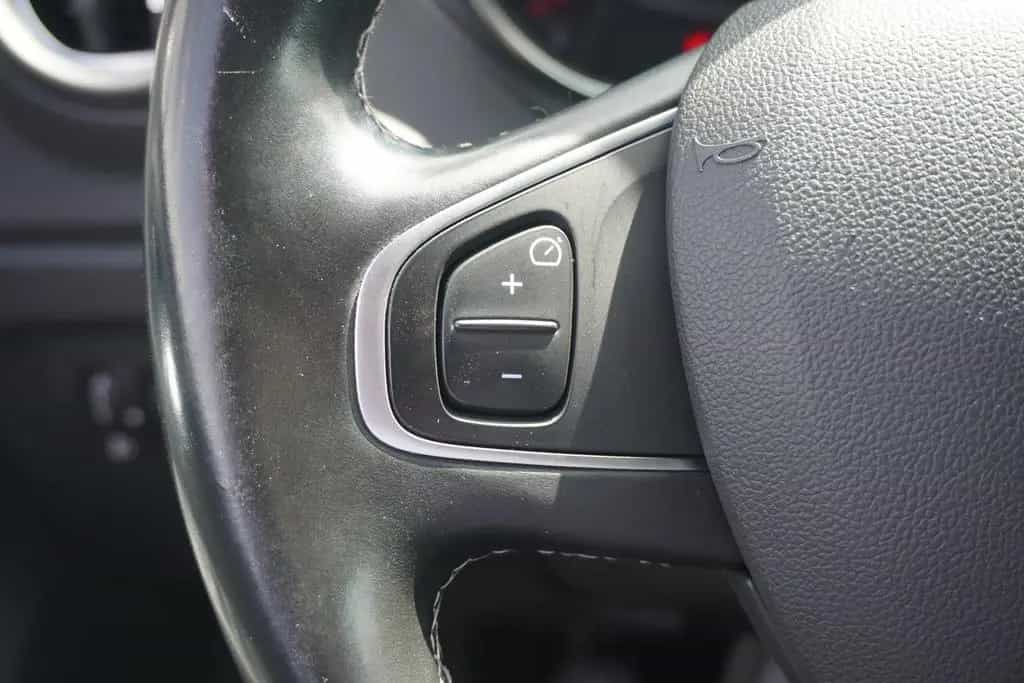 Renault Captur 1.3 TCE BOSE Edition LED Navi PDC Kamera 08/2019-photo-21