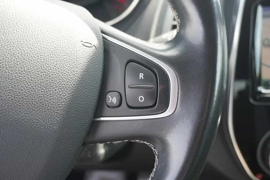 Renault Captur 1.3 TCE BOSE Edition LED Navi PDC Kamera 08/2019-photo-22
