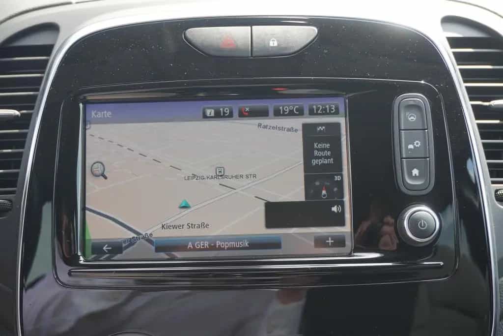 Renault Captur 1.3 TCE BOSE Edition LED Navi PDC Kamera 08/2019-photo-26