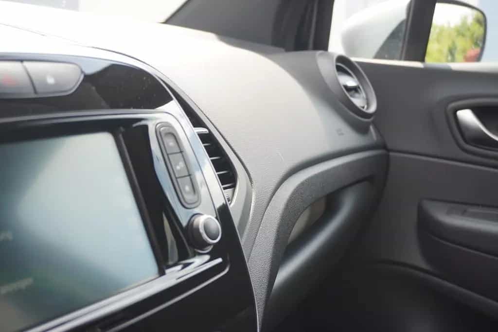 Renault Captur 1.3 TCE BOSE Edition LED Navi PDC Kamera 08/2019-photo-32