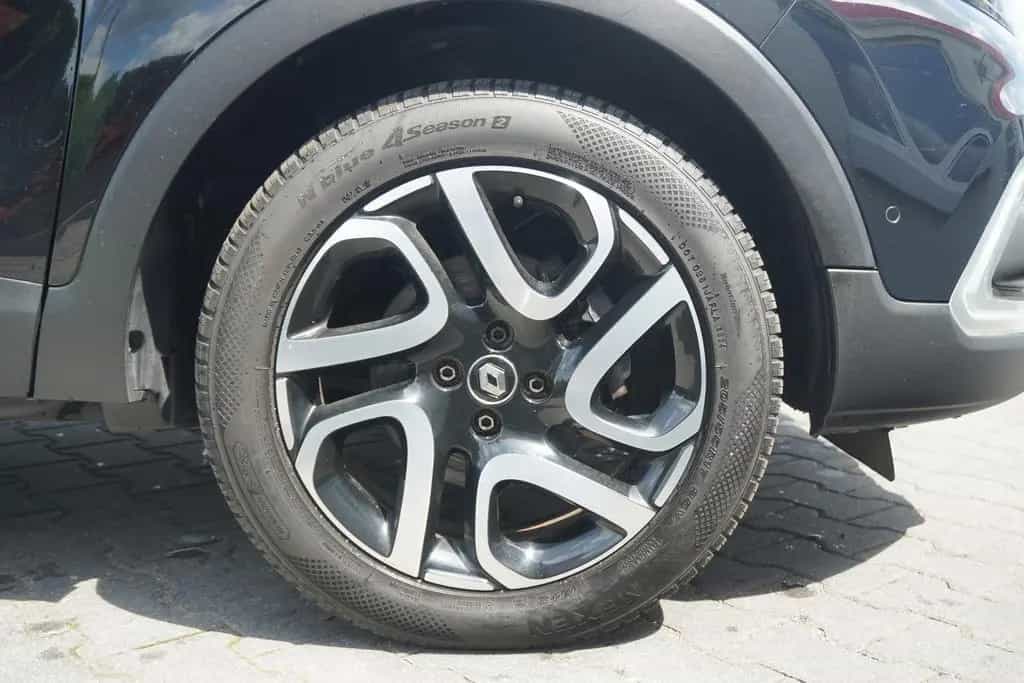 Renault Captur 1.3 TCE BOSE Edition LED Navi PDC Kamera 08/2019-photo-9