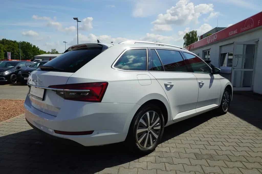 Skoda Superb Combi 2.0 TSI DSG Style LED Navi ACC AHK 11/2022-photo-5