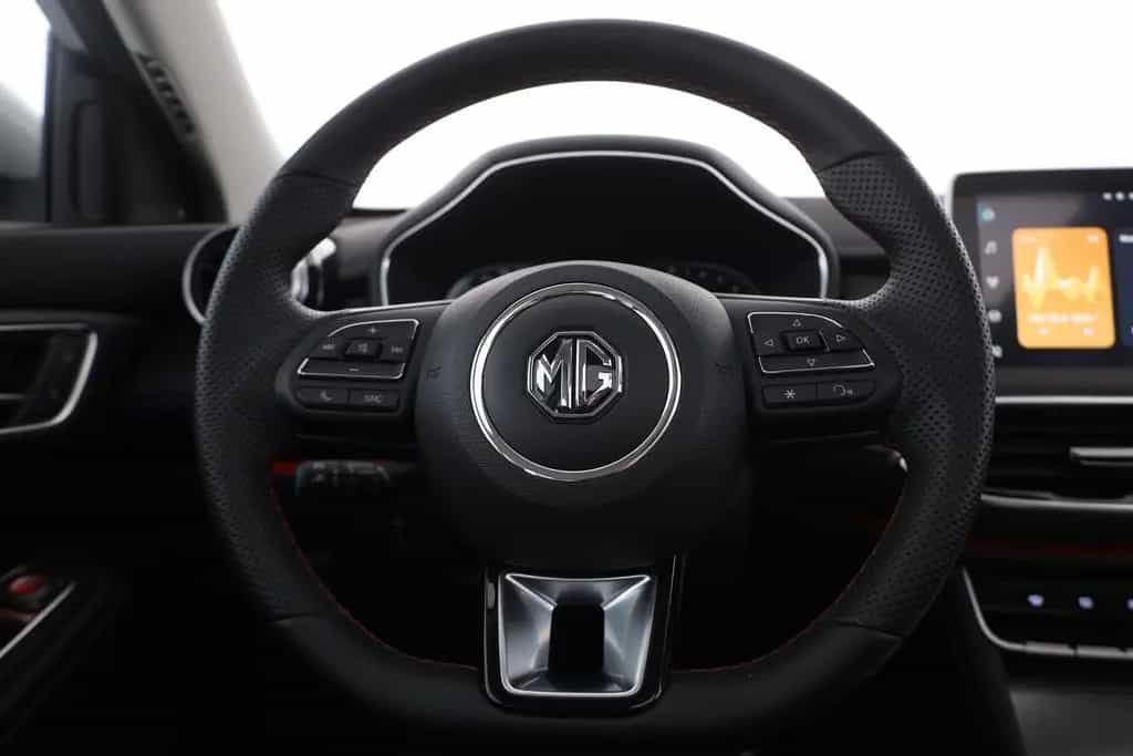 MG HS 1.5 T-GDI Luxury Aut. LED ACC Navi 360° Pano 02/2024-photo-12
