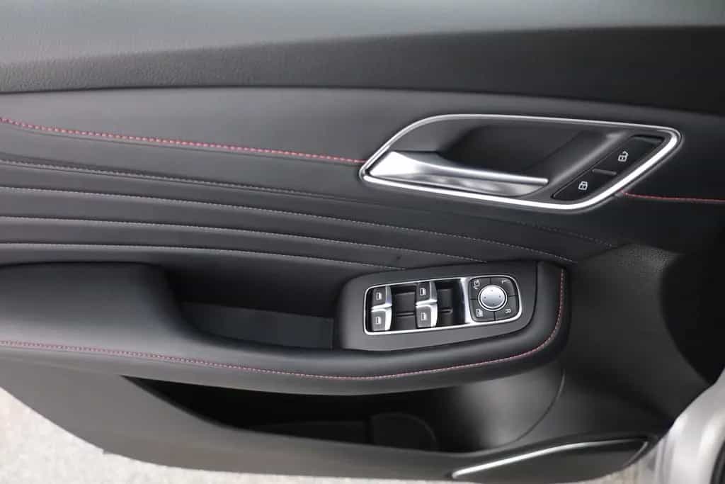 MG HS 1.5 T-GDI Luxury Aut. LED ACC Navi 360° Pano 02/2024-photo-17