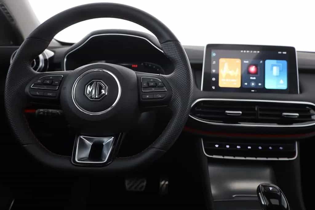 MG HS 1.5 T-GDI Luxury Aut. LED ACC Navi 360° Pano 02/2024-photo-9