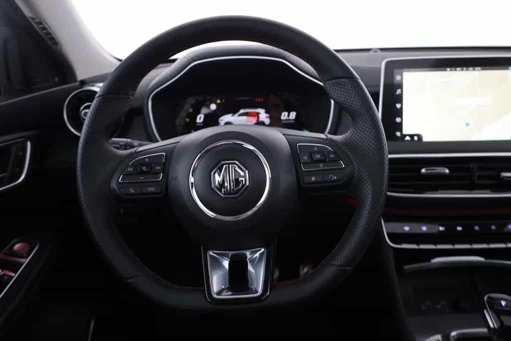 MG HS 1.5 T-GDI Luxury Aut. LED ACC Navi 360° Pano 03/2024-photo-13