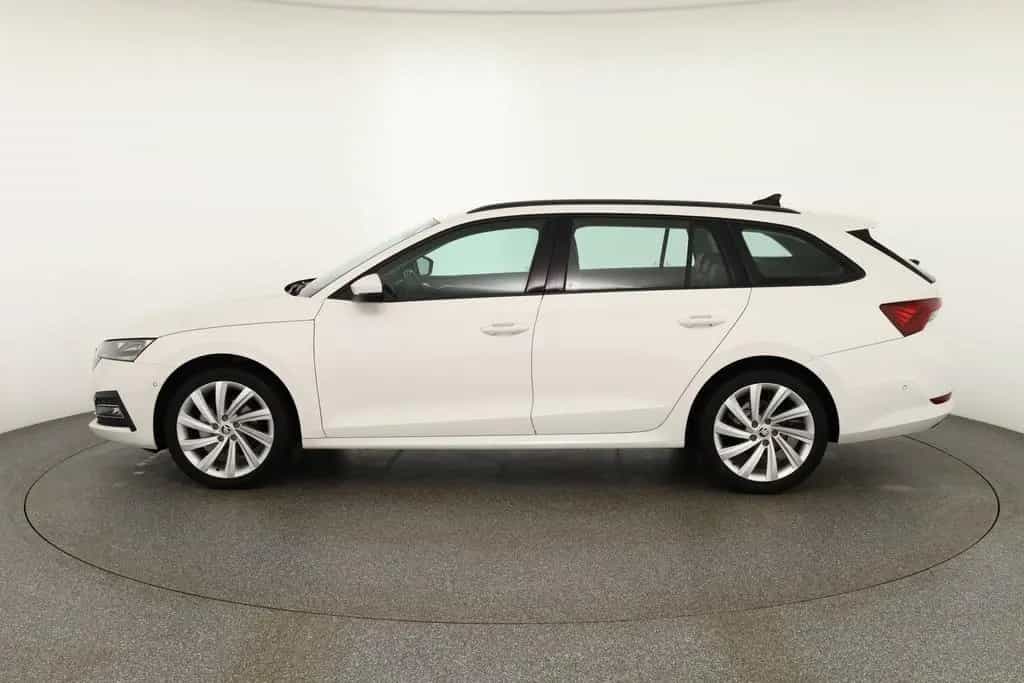 Skoda Octavia Combi 1.5 TSI First Edition LED Navi ACC 01/2021-photo-1