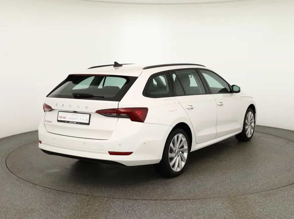 Skoda Octavia Combi 1.5 TSI First Edition LED Navi ACC 01/2021-photo-4
