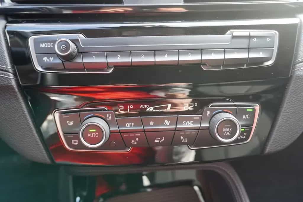 BMW X2 20i sDrive LED Navi Sitzheizung Tempomat PDC 09/2019-photo-28
