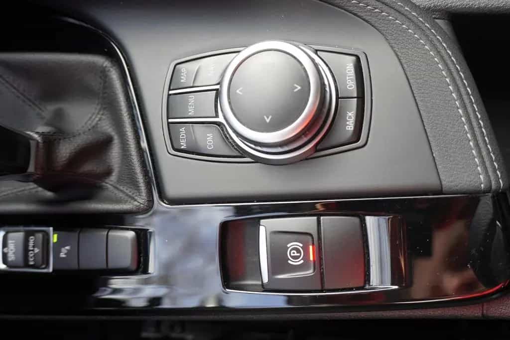 BMW X2 20i sDrive LED Navi Sitzheizung Tempomat PDC 09/2019-photo-32
