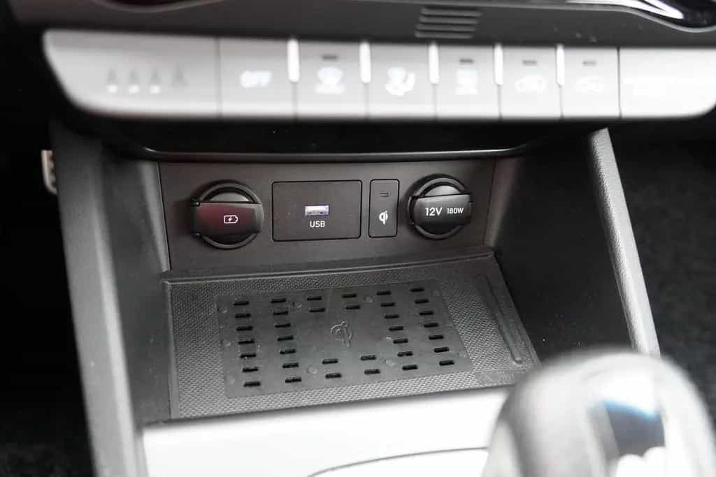 Hyundai KONA 1.6 T-GDI N Line Klimaaut. LED Kamera 08/2021-photo-17