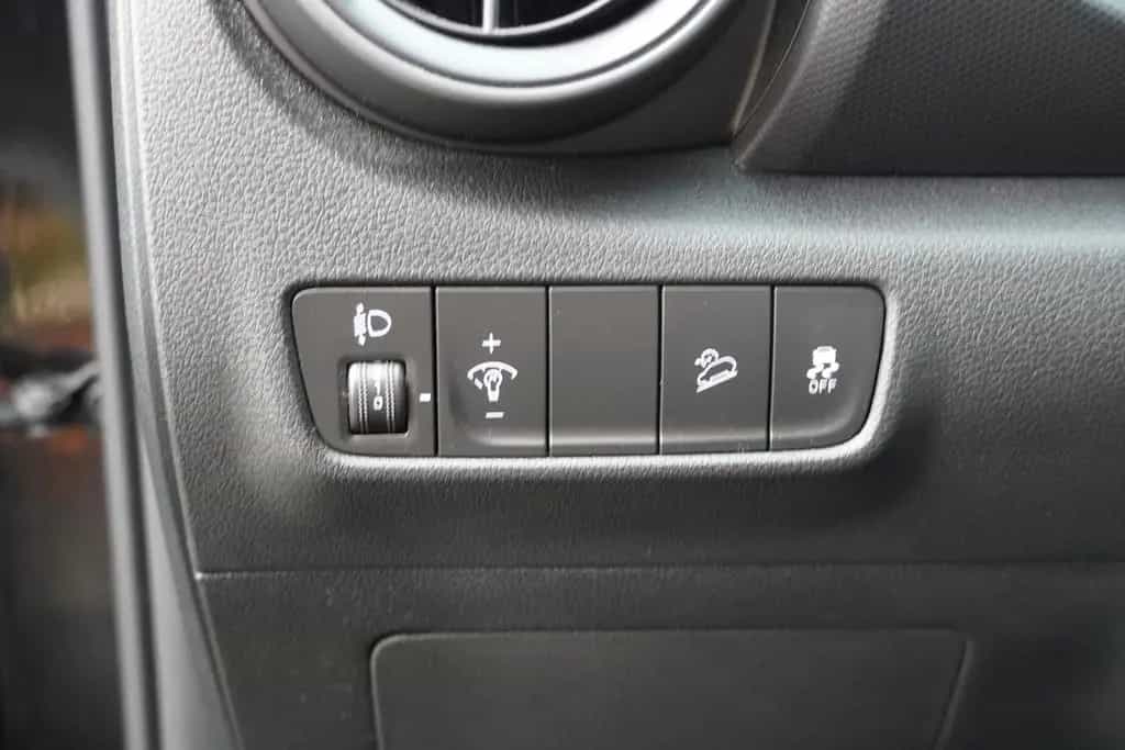 Hyundai KONA 1.6 T-GDI N Line Klimaaut. LED Kamera 08/2021-photo-29