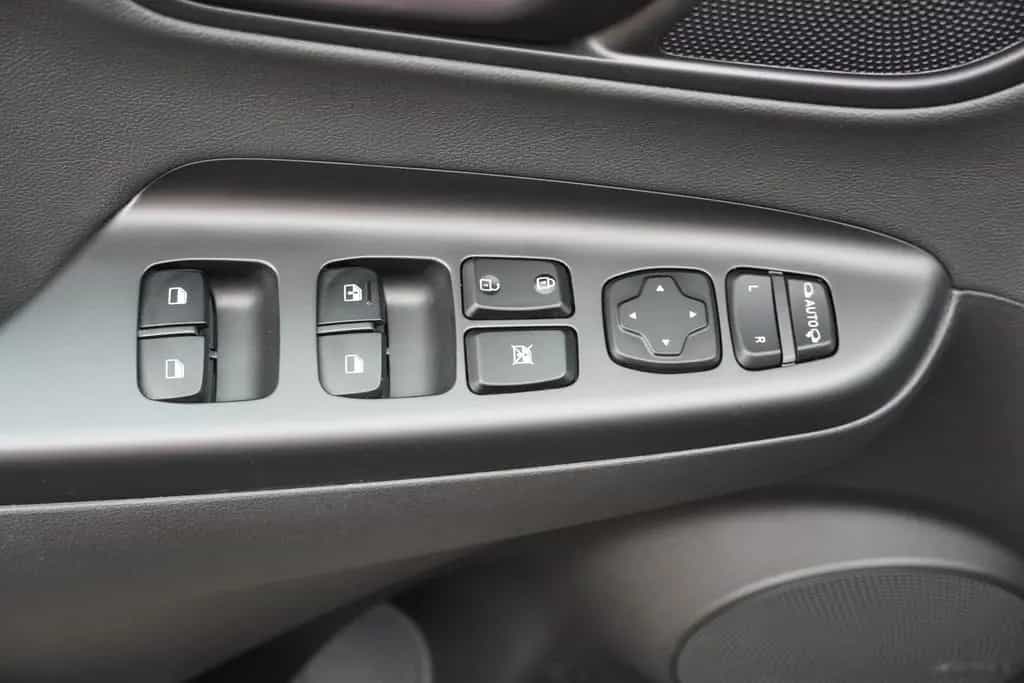 Hyundai KONA 1.6 T-GDI N Line Klimaaut. LED Kamera 08/2021-photo-30