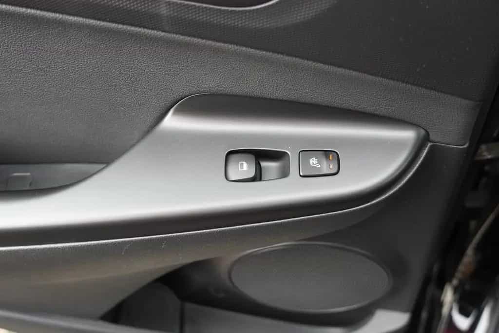 Hyundai KONA 1.6 T-GDI N Line Klimaaut. LED Kamera 08/2021-photo-31