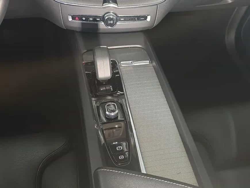 Volvo XC60 B4 D Plus Bright 01/2023-photo-18