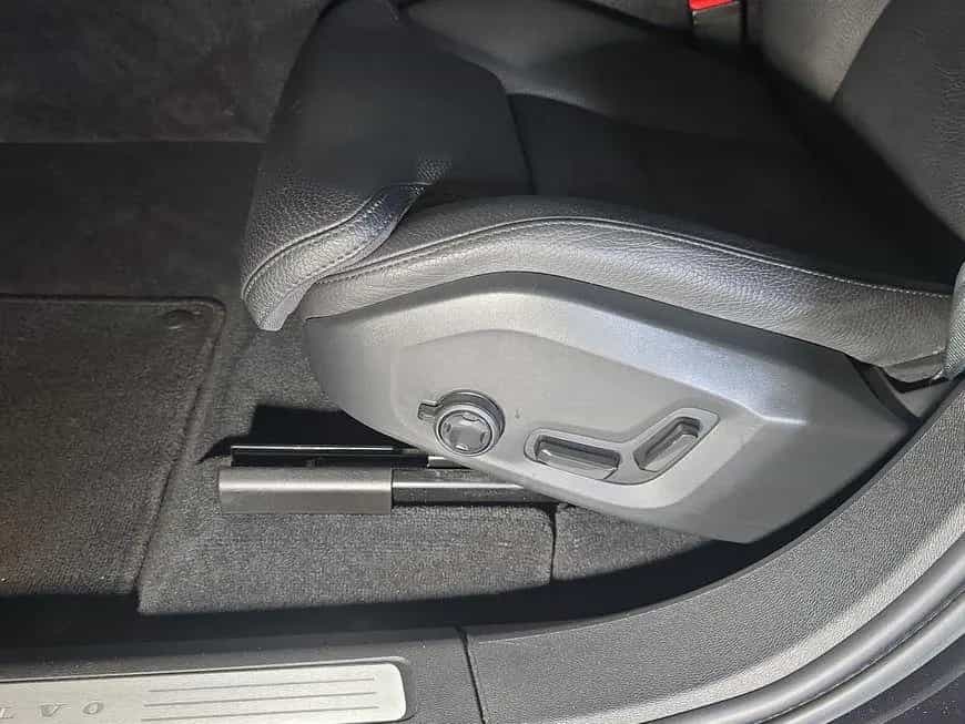 Volvo XC60 B4 D Plus Bright 01/2023-photo-19