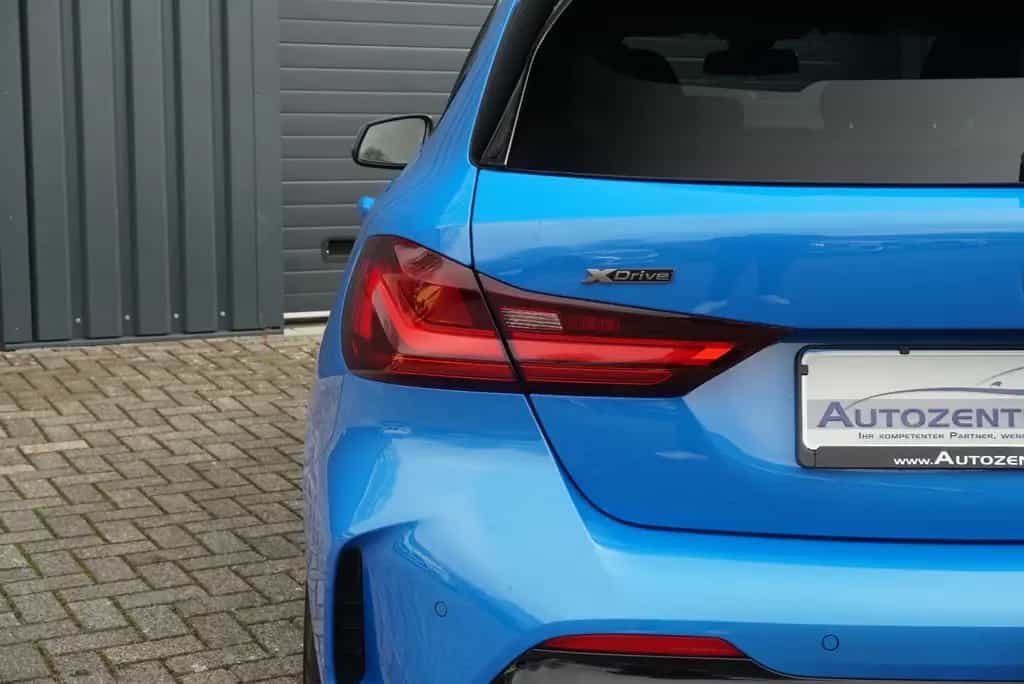 BMW M135 i xD HUD Schalensitz E.Klappe Kamera H/K ACC 03/2020-photo-13