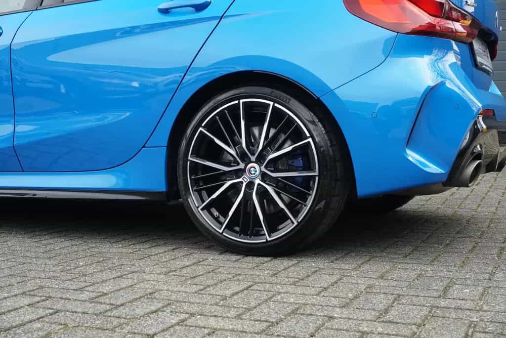 BMW M135 i xD HUD Schalensitz E.Klappe Kamera H/K ACC 03/2020-photo-14