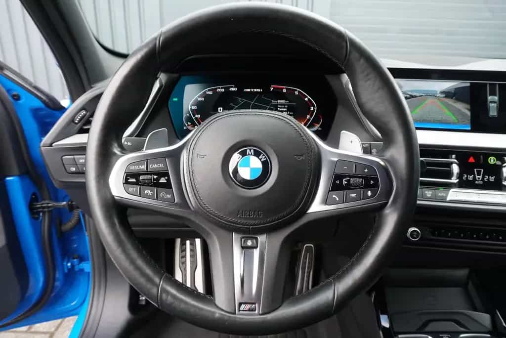 BMW M135 i xD HUD Schalensitz E.Klappe Kamera H/K ACC 03/2020-photo-23