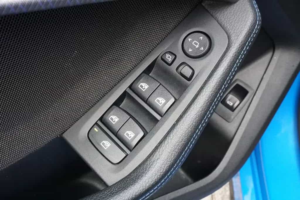 BMW M135 i xD HUD Schalensitz E.Klappe Kamera H/K ACC 03/2020-photo-36