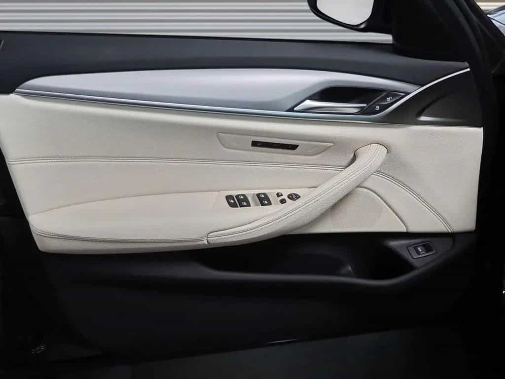 BMW 5 Series 530d Touring AHK 01/2023-photo-15