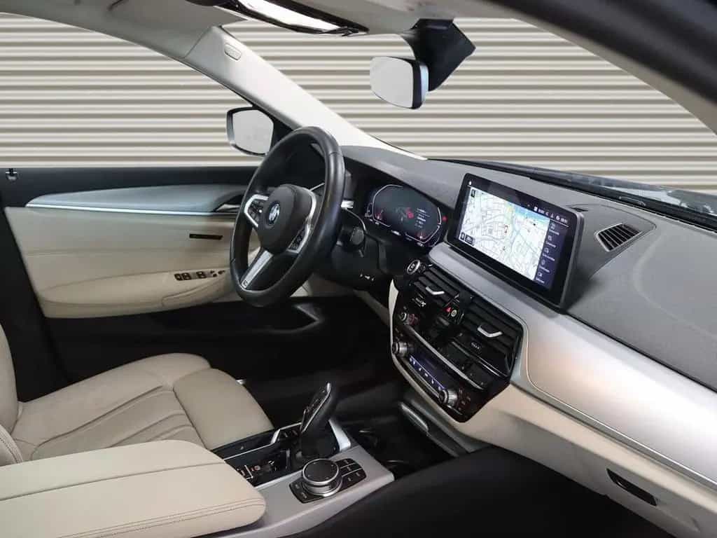 BMW 5 Series 530d Touring AHK 01/2023-photo-5