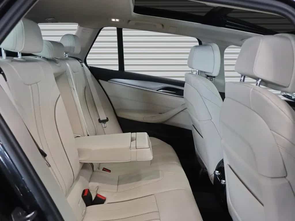 BMW 5 Series 530d Touring AHK 01/2023-photo-6