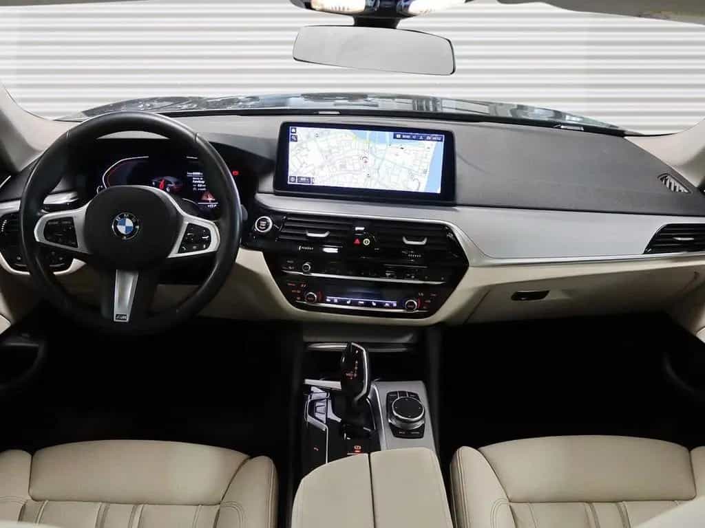 BMW 5 Series 530d Touring AHK 01/2023-photo-9