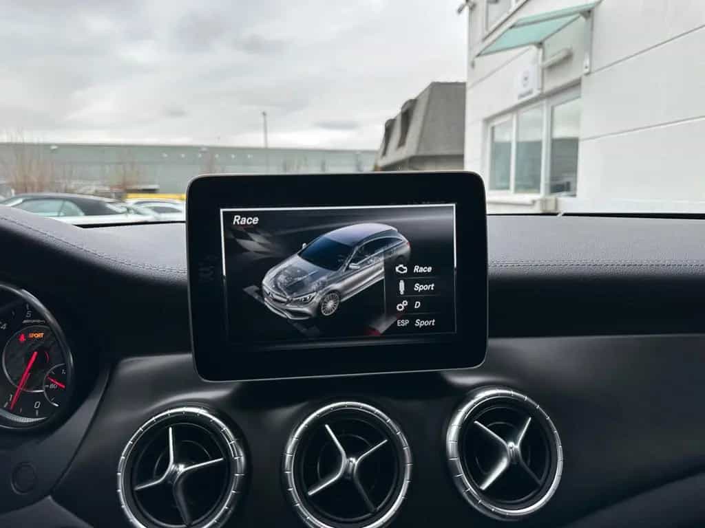 Mercedes-Benz CLA-Class 45 AMG SB 4M LED MEMORY H/K PANORAMA KAMERA 01/2020-photo-23