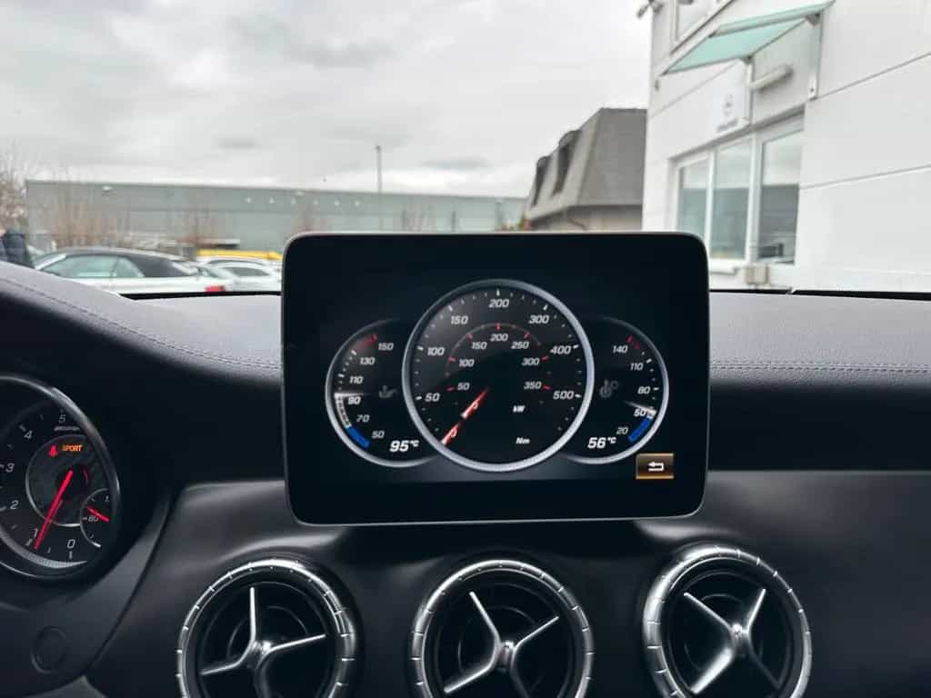 Mercedes-Benz CLA-Class 45 AMG SB 4M LED MEMORY H/K PANORAMA KAMERA 01/2020-photo-28