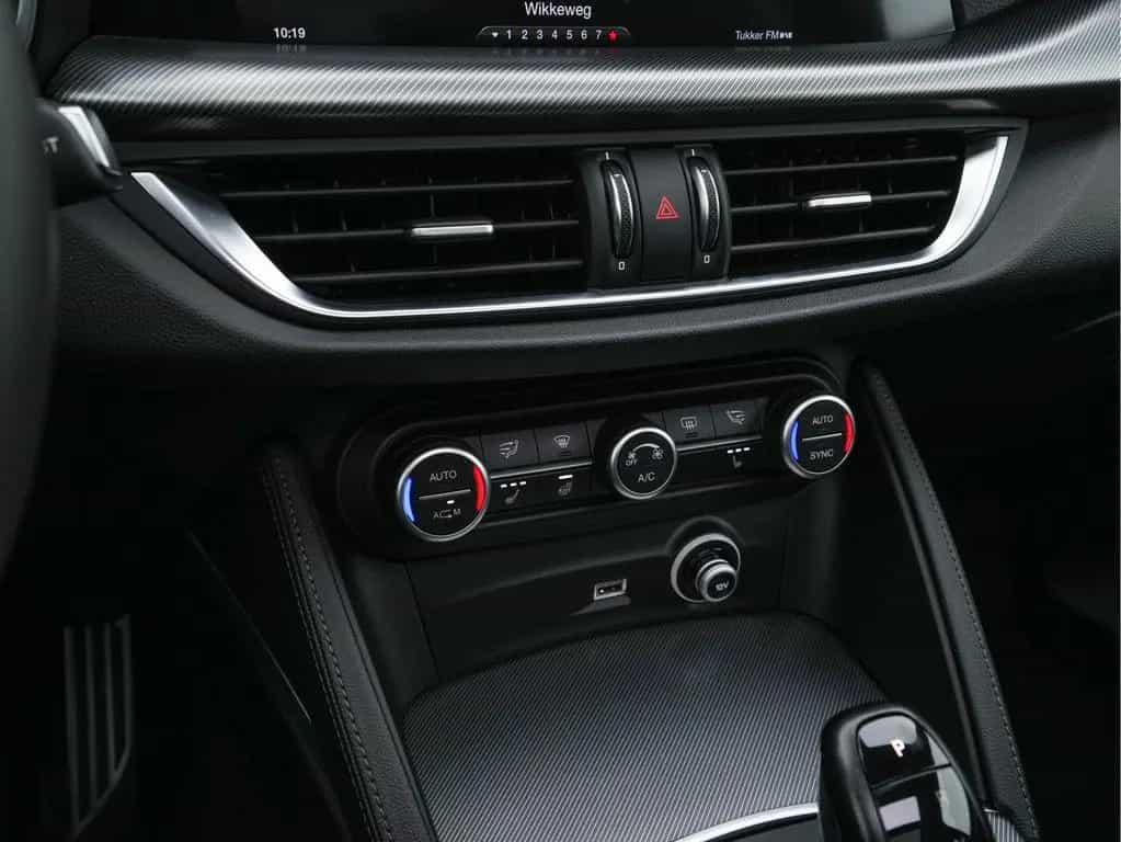 Alfa Romeo Stelvio 2.2d AWD Q4 Super Aut. *PANO | LEATHER | 01/2018-photo-13