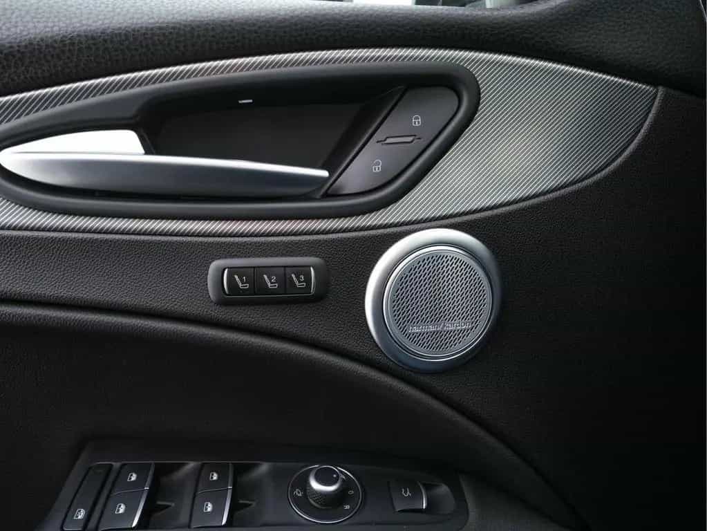 Alfa Romeo Stelvio 2.2d AWD Q4 Super Aut. *PANO | LEATHER | 01/2018-photo-19