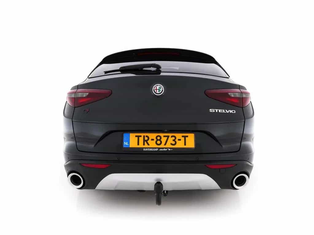 Alfa Romeo Stelvio 2.2d AWD Q4 Super Aut. *PANO | LEATHER | 01/2018-photo-4