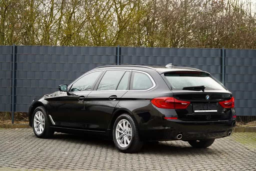 BMW 5 Series Touring|Head-Up|Komfortzugang|DrivingAss. 09/2019-photo-2