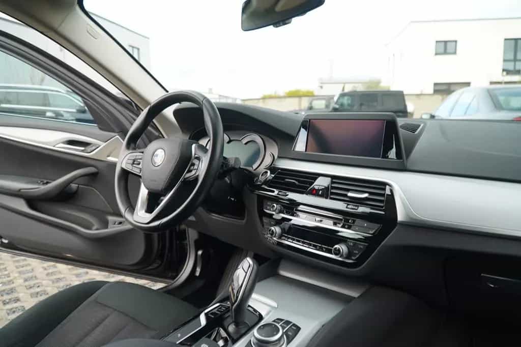 BMW 5 Series Touring|Head-Up|Komfortzugang|DrivingAss. 09/2019-photo-8