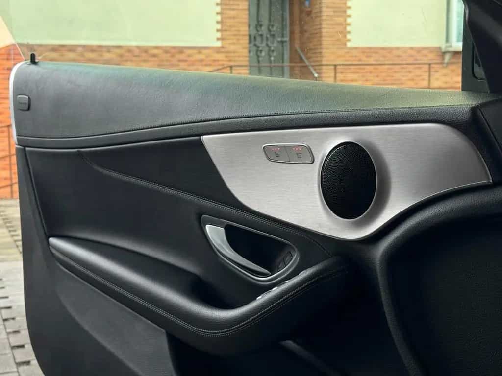 Mercedes-Benz C-Class 180 Cabriolet AMG|LED|AirScarf|AirCap|AppleCar 04/2019-photo-29