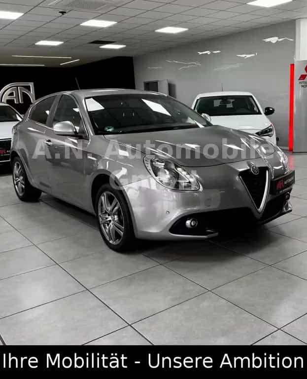 Alfa Romeo Giulietta Super 1.4 Turbo*Navi*SHZ*Leder*Memory 05/2018-photo-0