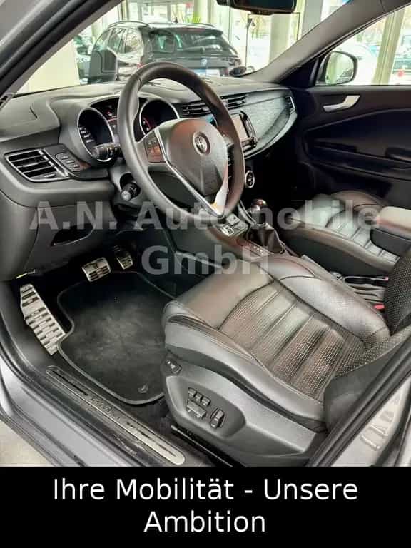 Alfa Romeo Giulietta Super 1.4 Turbo*Navi*SHZ*Leder*Memory 05/2018-photo-11