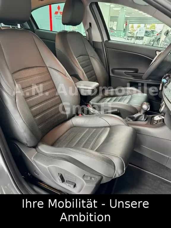 Alfa Romeo Giulietta Super 1.4 Turbo*Navi*SHZ*Leder*Memory 05/2018-photo-15