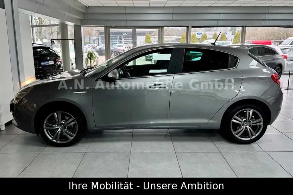 Alfa Romeo Giulietta Super 1.4 Turbo*Navi*SHZ*Leder*Memory 05/2018-photo-4