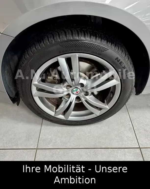 Alfa Romeo Giulietta Super 1.4 Turbo*Navi*SHZ*Leder*Memory 05/2018-photo-9