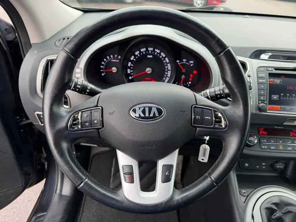 Kia Sportage 1.6 GDi Navi Kamera Tempomat Bluetooth 08/2015-photo-17