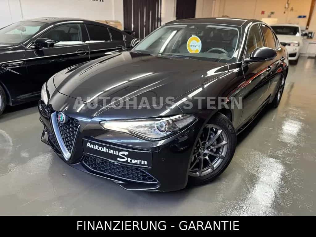 Alfa Romeo Giulia 2.2 JTDM Super 8fach Spur Bi-Xenon DAB 05/2017-photo-2