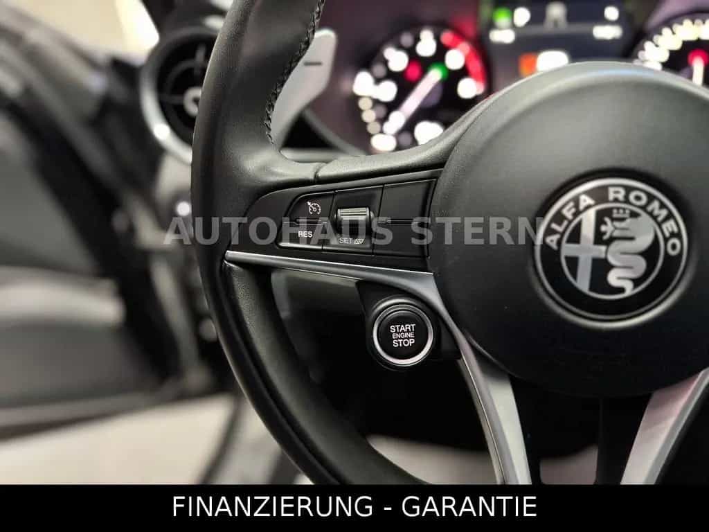 Alfa Romeo Giulia 2.2 JTDM Super 8fach Spur Bi-Xenon DAB 05/2017-photo-20