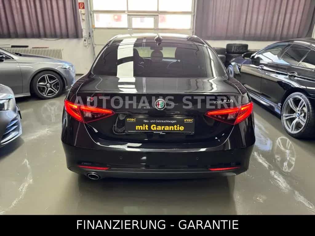 Alfa Romeo Giulia 2.2 JTDM Super 8fach Spur Bi-Xenon DAB 05/2017-photo-4